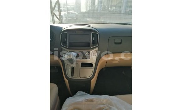 Buy Import Hyundai Accent White Car in Import - Dubai in Benign Buy Import Hyundai Accent White Car in Import - Dubai in Benign