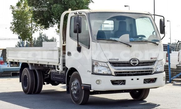 Acheter Import Utilitaire Hino 300 Series Blanc à Import - Dubai, Benin Acheter Import Utilitaire Hino 300 Series Blanc à Import - Dubai, Benin