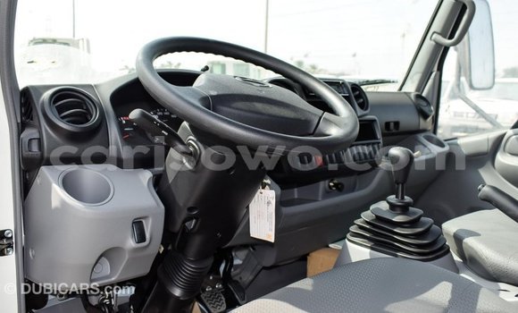 Acheter Import Utilitaire Hino 300 Series Blanc à Import - Dubai, Benin Acheter Import Utilitaire Hino 300 Series Blanc à Import - Dubai, Benin