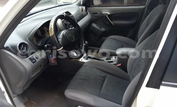 Sayi Na hannu Toyota RAV4 Azurfa Mota in Cotonou a Benin Sayi Na hannu Toyota RAV4 Azurfa Mota in Cotonou a Benin