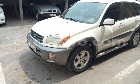 Sayi Na hannu Toyota RAV4 Azurfa Mota in Cotonou a Benin Sayi Na hannu Toyota RAV4 Azurfa Mota in Cotonou a Benin