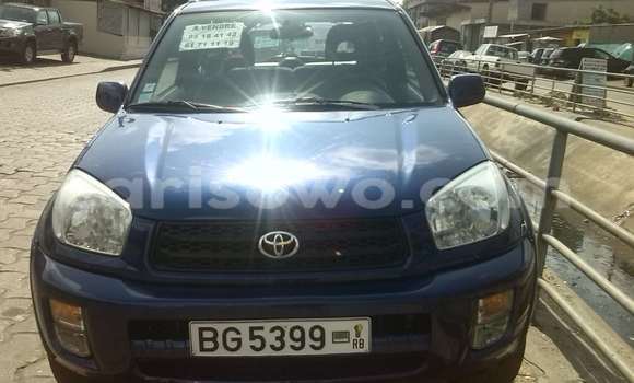 Ra Àlòkù Toyota RAV4 Blue Ọkọ̀ in Cotonou ni Benin Ra Àlòkù Toyota RAV4 Blue Ọkọ̀ in Cotonou ni Benin