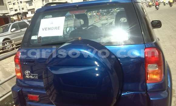 Ra Àlòkù Toyota RAV4 Blue Ọkọ̀ in Cotonou ni Benin Ra Àlòkù Toyota RAV4 Blue Ọkọ̀ in Cotonou ni Benin