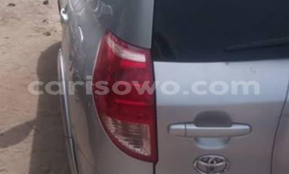 Acheter Occasion Voiture Toyota RAV4 Gris à Abomey Calavi, Benin Acheter Occasion Voiture Toyota RAV4 Gris à Abomey Calavi, Benin