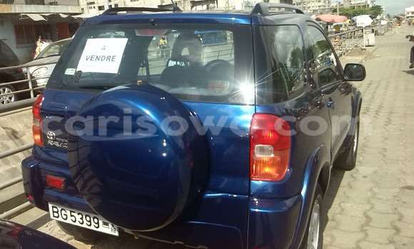 Ra Àlòkù Toyota RAV4 Blue Ọkọ̀ in Cotonou ni Benin Ra Àlòkù Toyota RAV4 Blue Ọkọ̀ in Cotonou ni Benin