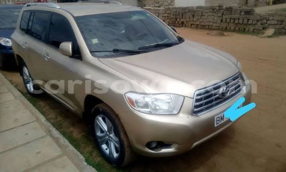 Buy Used Toyota Highlander Beige Car in Cotonou in Benign Buy Used Toyota Highlander Beige Car in Cotonou in Benign