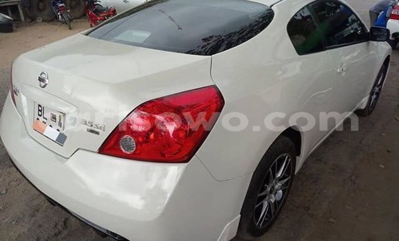 Buy Used Nissan Altima White Car in Cotonou in Benign Buy Used Nissan Altima White Car in Cotonou in Benign
