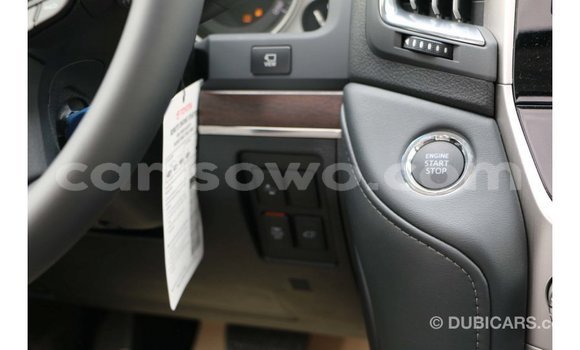 Sayi Imported Toyota Land Cruiser White Mota in Import - Dubai a Benin Sayi Imported Toyota Land Cruiser White Mota in Import - Dubai a Benin