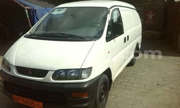 Ra Àlòkù Mitsubishi L200 funfun Ọkọ̀ in Cotonou ni Benin Ra Àlòkù Mitsubishi L200 funfun Ọkọ̀ in Cotonou ni Benin
