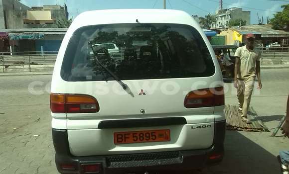 Ra Àlòkù Mitsubishi L200 funfun Ọkọ̀ in Cotonou ni Benin Ra Àlòkù Mitsubishi L200 funfun Ọkọ̀ in Cotonou ni Benin