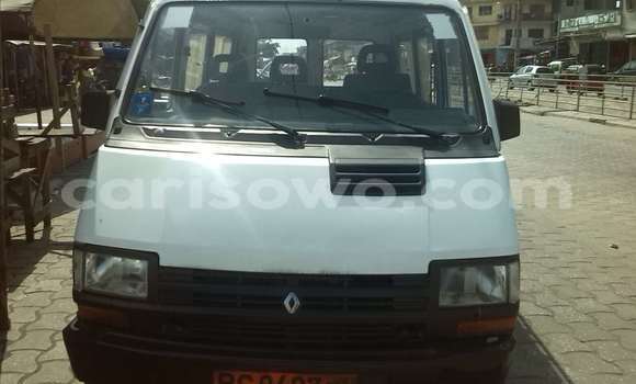 Ra Àlòkù Renault 19 funfun Ọkọ̀ in Cotonou ni Benin Ra Àlòkù Renault 19 funfun Ọkọ̀ in Cotonou ni Benin