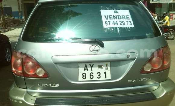 Buy Used Lexus ES 300 Silver Car in Cotonou in Benign Buy Used Lexus ES 300 Silver Car in Cotonou in Benign