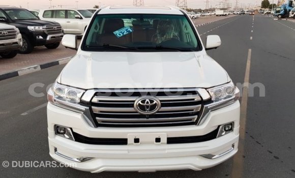 Ra Imported Toyota Land Cruiser funfun Ọkọ̀ in Import - Dubai ni Benin Ra Imported Toyota Land Cruiser funfun Ọkọ̀ in Import - Dubai ni Benin