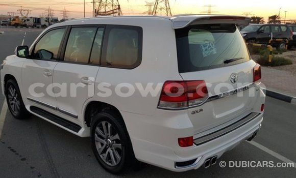 Ra Imported Toyota Land Cruiser funfun Ọkọ̀ in Import - Dubai ni Benin Ra Imported Toyota Land Cruiser funfun Ọkọ̀ in Import - Dubai ni Benin