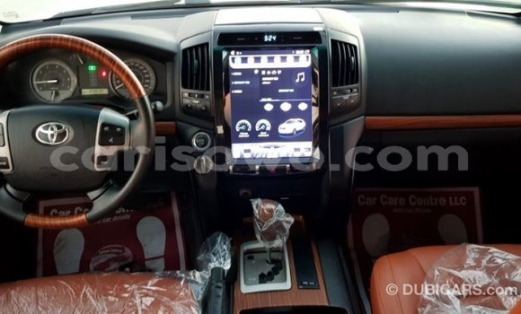 Ra Imported Toyota Land Cruiser funfun Ọkọ̀ in Import - Dubai ni Benin Ra Imported Toyota Land Cruiser funfun Ọkọ̀ in Import - Dubai ni Benin