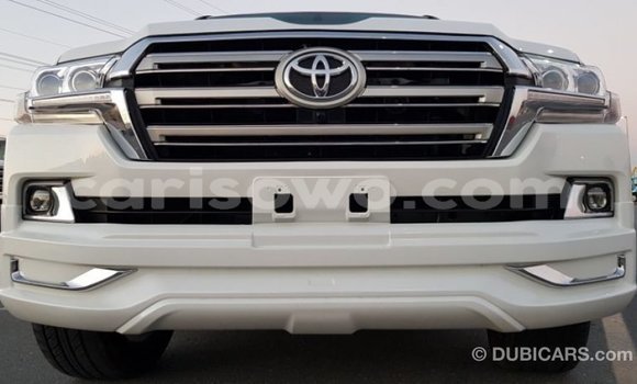 Ra Imported Toyota Land Cruiser funfun Ọkọ̀ in Import - Dubai ni Benin Ra Imported Toyota Land Cruiser funfun Ọkọ̀ in Import - Dubai ni Benin