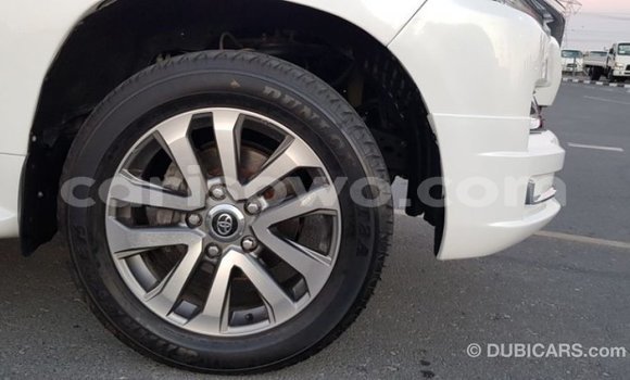 Ra Imported Toyota Land Cruiser funfun Ọkọ̀ in Import - Dubai ni Benin Ra Imported Toyota Land Cruiser funfun Ọkọ̀ in Import - Dubai ni Benin