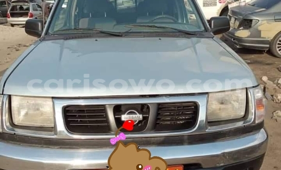 Sayi Na hannu Nissan Frontier Azurfa Mota in Cotonou a Benin Sayi Na hannu Nissan Frontier Azurfa Mota in Cotonou a Benin