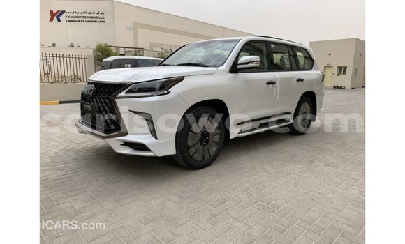 Sayi Imported Lexus LX White Mota in Import - Dubai a Benin Sayi Imported Lexus LX White Mota in Import - Dubai a Benin