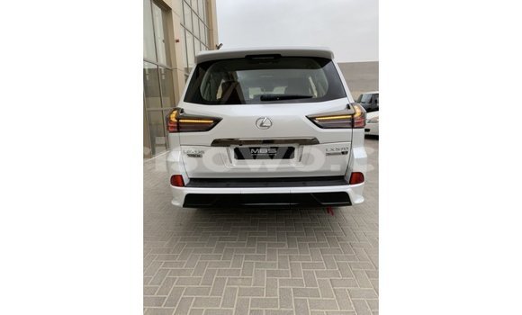 Sayi Imported Lexus LX White Mota in Import - Dubai a Benin Sayi Imported Lexus LX White Mota in Import - Dubai a Benin
