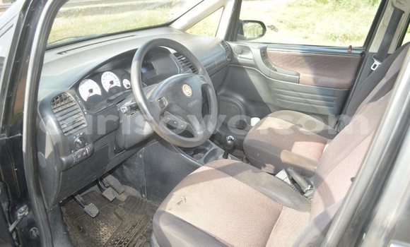 Acheter Occasion Voiture Opel Zafira Noir à Cotonou, Benin Acheter Occasion Voiture Opel Zafira Noir à Cotonou, Benin