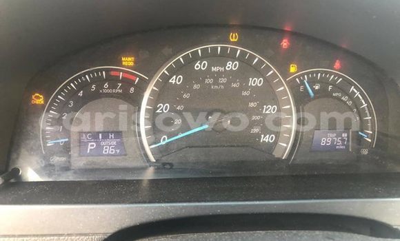 Ra Àlòkù Toyota Camry Silver Ọkọ̀ in Cotonou ni Benin Ra Àlòkù Toyota Camry Silver Ọkọ̀ in Cotonou ni Benin