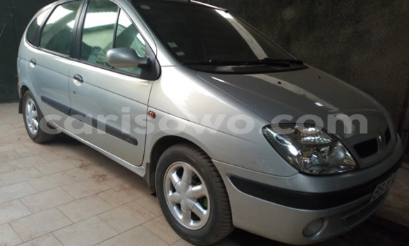 Sayi Na hannu Renault Scenic Azurfa Mota in Abomey Calavi a Benin Sayi Na hannu Renault Scenic Azurfa Mota in Abomey Calavi a Benin