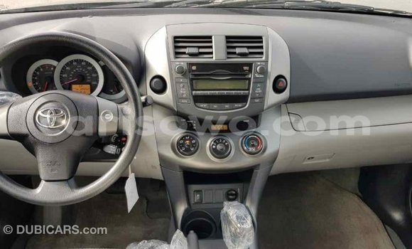 Buy Import Toyota HiAce Green Truck in Import - Dubai in Benign Buy Import Toyota HiAce Green Truck in Import - Dubai in Benign