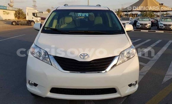 Ra Imported Toyota Sienna funfun Ọkọ̀ in Import - Dubai ni Benin Ra Imported Toyota Sienna funfun Ọkọ̀ in Import - Dubai ni Benin
