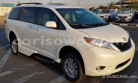 Ra Imported Toyota Sienna funfun Ọkọ̀ in Import - Dubai ni Benin Ra Imported Toyota Sienna funfun Ọkọ̀ in Import - Dubai ni Benin