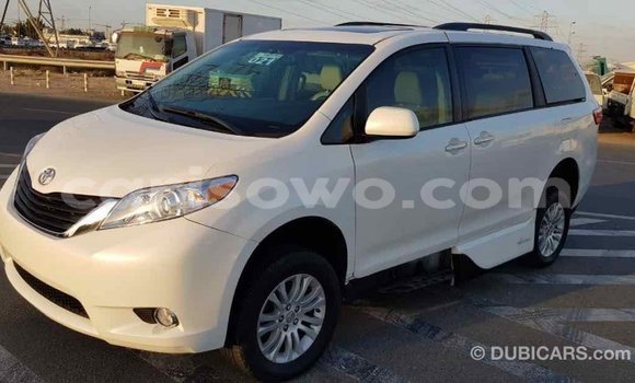 Ra Imported Toyota Sienna funfun Ọkọ̀ in Import - Dubai ni Benin Ra Imported Toyota Sienna funfun Ọkọ̀ in Import - Dubai ni Benin