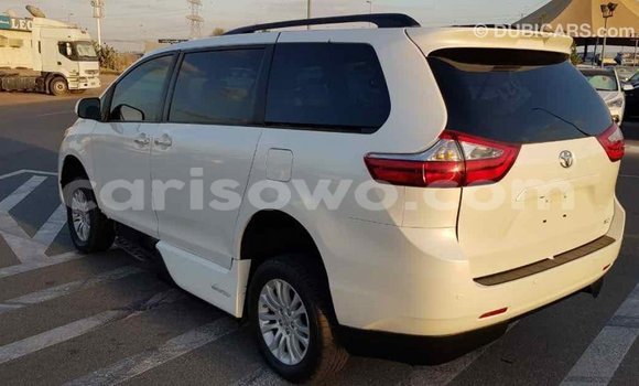 Ra Imported Toyota Sienna funfun Ọkọ̀ in Import - Dubai ni Benin Ra Imported Toyota Sienna funfun Ọkọ̀ in Import - Dubai ni Benin