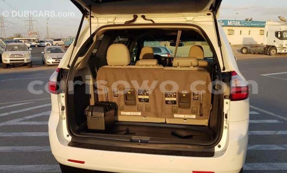 Ra Imported Toyota Sienna funfun Ọkọ̀ in Import - Dubai ni Benin Ra Imported Toyota Sienna funfun Ọkọ̀ in Import - Dubai ni Benin