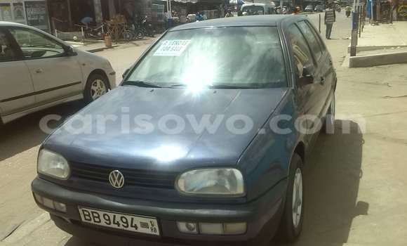 Sayi Na hannu Volkswagen Golf Blue Mota in Cotonou a Benin