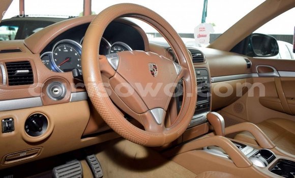 Ra Imported Porsche Cayenne Alawọ ewe Ọkọ̀ in Import - Dubai ni Benin Ra Imported Porsche Cayenne Alawọ ewe Ọkọ̀ in Import - Dubai ni Benin