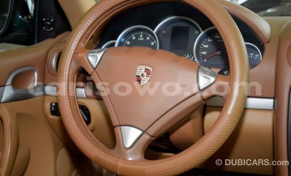 Ra Imported Porsche Cayenne Alawọ ewe Ọkọ̀ in Import - Dubai ni Benin Ra Imported Porsche Cayenne Alawọ ewe Ọkọ̀ in Import - Dubai ni Benin