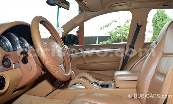Ra Imported Porsche Cayenne Alawọ ewe Ọkọ̀ in Import - Dubai ni Benin Ra Imported Porsche Cayenne Alawọ ewe Ọkọ̀ in Import - Dubai ni Benin