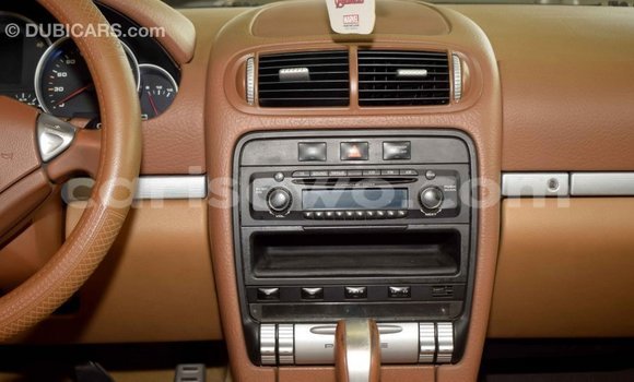 Ra Imported Porsche Cayenne Alawọ ewe Ọkọ̀ in Import - Dubai ni Benin Ra Imported Porsche Cayenne Alawọ ewe Ọkọ̀ in Import - Dubai ni Benin