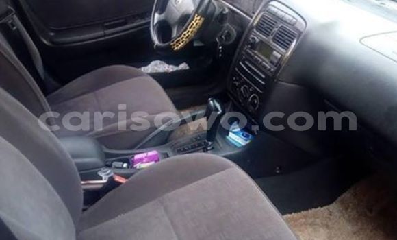 Sayi Na hannu Toyota Avensis Azurfa Mota in Cotonou a Benin Sayi Na hannu Toyota Avensis Azurfa Mota in Cotonou a Benin