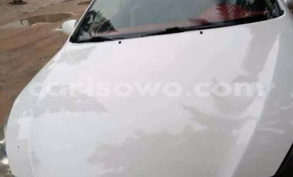 Sayi Na hannu Toyota Solara White Mota in Cotonou a Benin Sayi Na hannu Toyota Solara White Mota in Cotonou a Benin