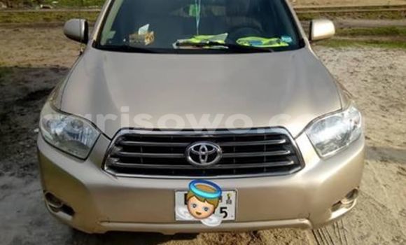 Buy Used Toyota Highlander Beige Car in Cotonou in Benign Buy Used Toyota Highlander Beige Car in Cotonou in Benign