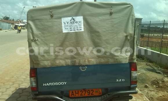 Sayi Na hannu Nissan Hardbody Blue Mota in Cotonou a Benin Sayi Na hannu Nissan Hardbody Blue Mota in Cotonou a Benin