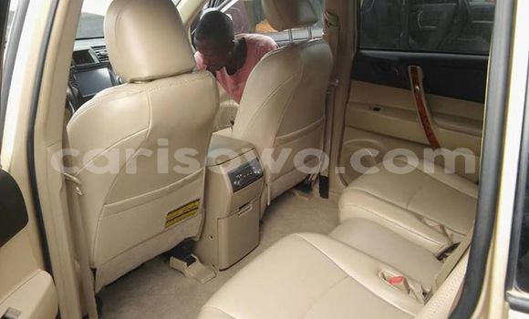 Buy Used Toyota Highlander Beige Car in Cotonou in Benign Buy Used Toyota Highlander Beige Car in Cotonou in Benign