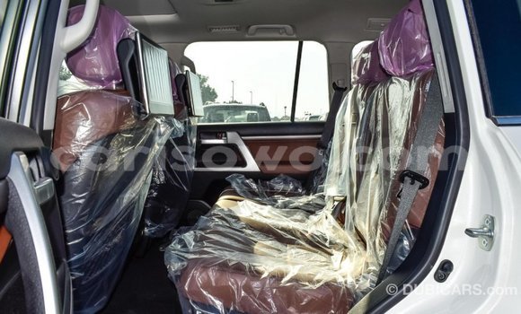 Buy Import Toyota Land Cruiser White Car in Import - Dubai in Benign Buy Import Toyota Land Cruiser White Car in Import - Dubai in Benign