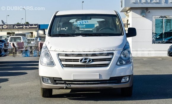 Ra Imported Hyundai Chorus funfun Ọkọ̀ akẹ́rù ńlá in Import - Dubai ni Benin Ra Imported Hyundai Chorus funfun Ọkọ̀ akẹ́rù ńlá in Import - Dubai ni Benin