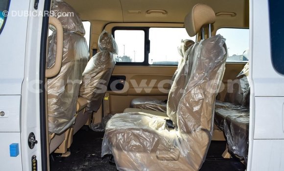 Ra Imported Hyundai Chorus funfun Ọkọ̀ akẹ́rù ńlá in Import - Dubai ni Benin Ra Imported Hyundai Chorus funfun Ọkọ̀ akẹ́rù ńlá in Import - Dubai ni Benin