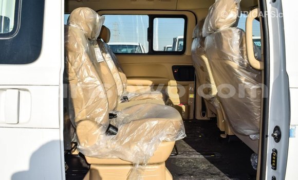 Ra Imported Hyundai Chorus funfun Ọkọ̀ akẹ́rù ńlá in Import - Dubai ni Benin Ra Imported Hyundai Chorus funfun Ọkọ̀ akẹ́rù ńlá in Import - Dubai ni Benin