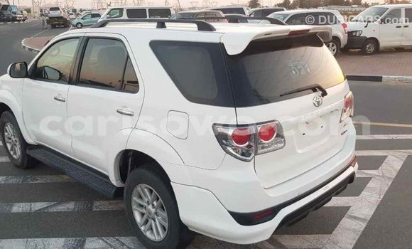 Acheter Import Voiture Toyota Fortuner Blanc à Import - Dubai, Benin Acheter Import Voiture Toyota Fortuner Blanc à Import - Dubai, Benin