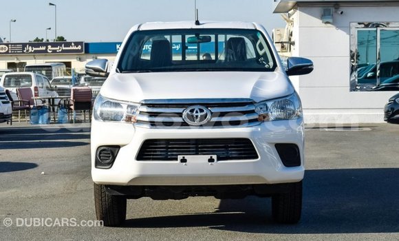 Ra Imported Toyota Hilux funfun Ọkọ̀ in Import - Dubai ni Benin Ra Imported Toyota Hilux funfun Ọkọ̀ in Import - Dubai ni Benin