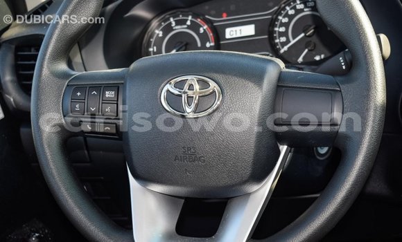 Ra Imported Toyota Hilux funfun Ọkọ̀ in Import - Dubai ni Benin Ra Imported Toyota Hilux funfun Ọkọ̀ in Import - Dubai ni Benin